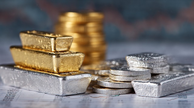 Hong Kong đổ xô mua bạc phòng rủi ro